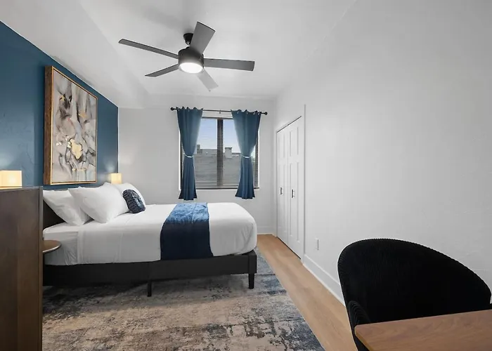 Apartment Pfr - Highland, 3br 2ba Shadyside Condo, 2 Decks, 3rd Floor Walkup