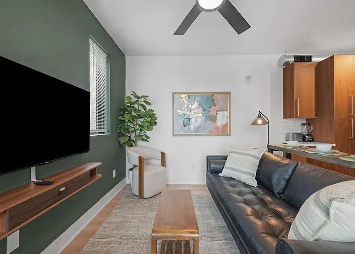 Pfr - Highland, 3br 2ba Shadyside Condo, 2 Decks, 3rd Floor Walkup Apartment