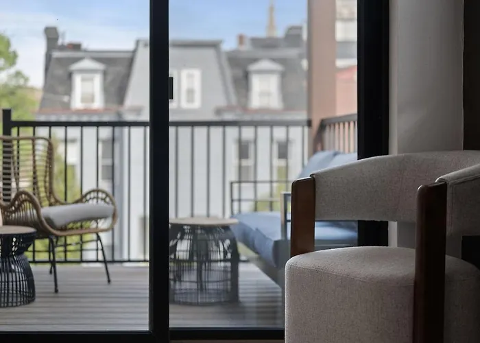 Apartment Pfr - Highland, 3br 2ba Shadyside Condo, 2 Decks, 3rd Floor Walkup Pittsburgh