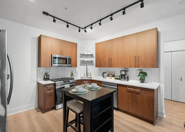 Pfr - Highland, 3br 2ba Shadyside Condo, 2 Decks, 3rd Floor Walkup Apartment *